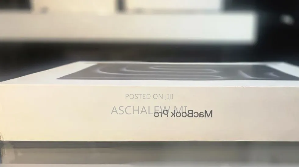 New Laptop Apple MacBook Pro 2026 M5 Max 128GB Apple M5 Max SSD 4T