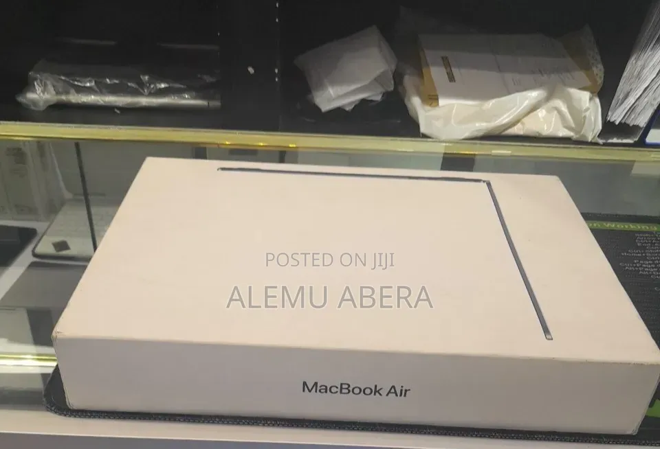 New Laptop Apple MacBook Air 2025 M4 16GB Apple M4 SSD 1T