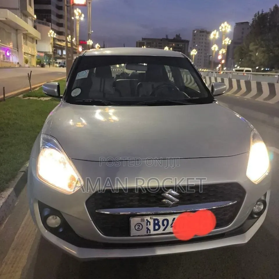 Suzuki Swift 2021 Silver