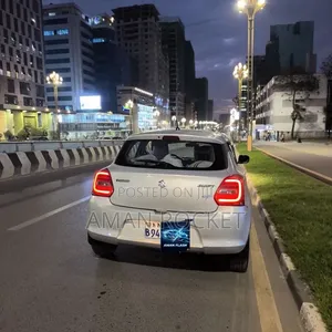 Suzuki Swift 2021 Silver