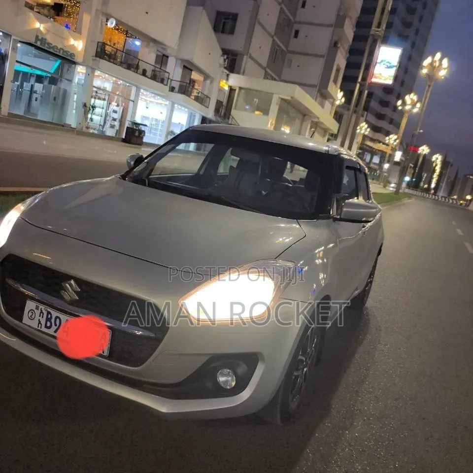 Suzuki Swift 2021 Silver