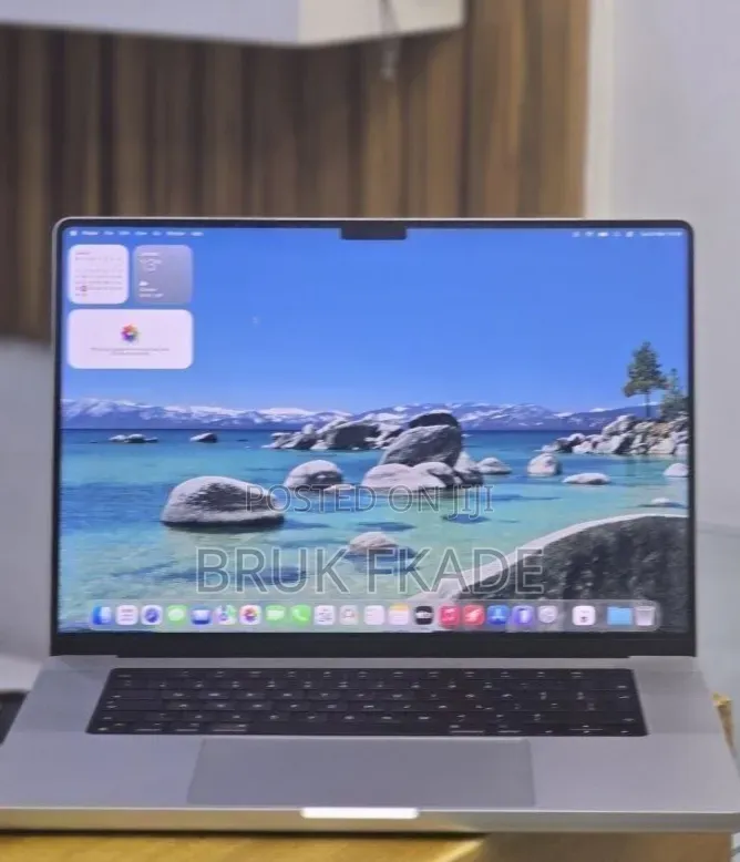 New Laptop Apple MacBook Pro 2021 M1 32GB Apple M1 Pro SSD 512GB