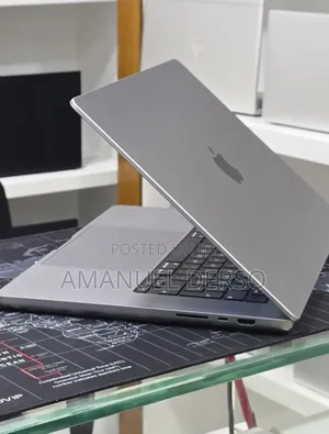 New Laptop Apple MacBook Pro 2021 M1 64GB Apple M1 Max SSD 1T