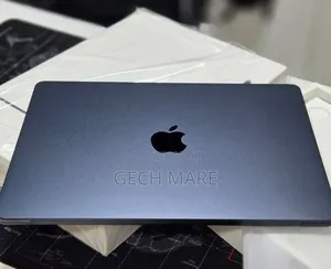 New Laptop Apple MacBook Air 2022 M2 8GB Intel SSD 256GB