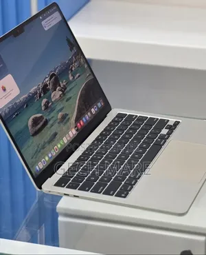 New Laptop Apple MacBook Air 2025 M4 16GB Intel SSD 256GB