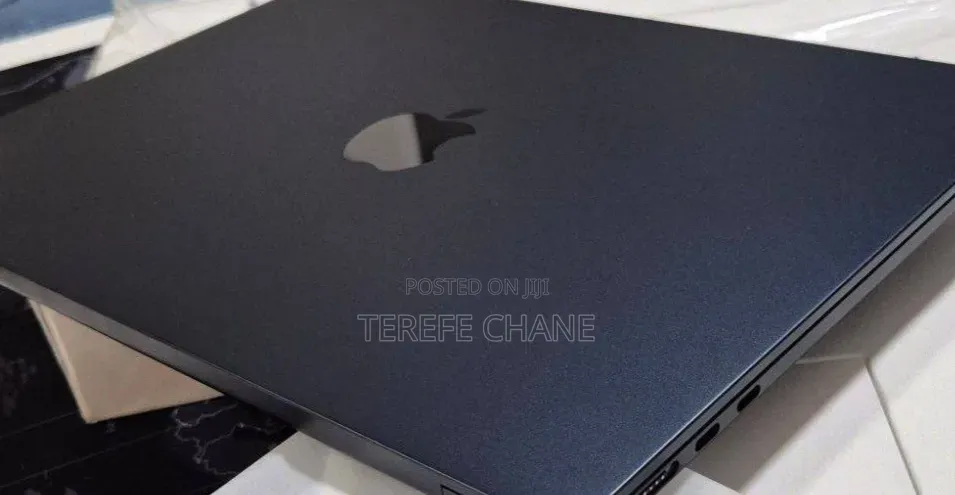 New Laptop Apple MacBook Air 2022 M2 8GB Apple M2 SSD 256GB