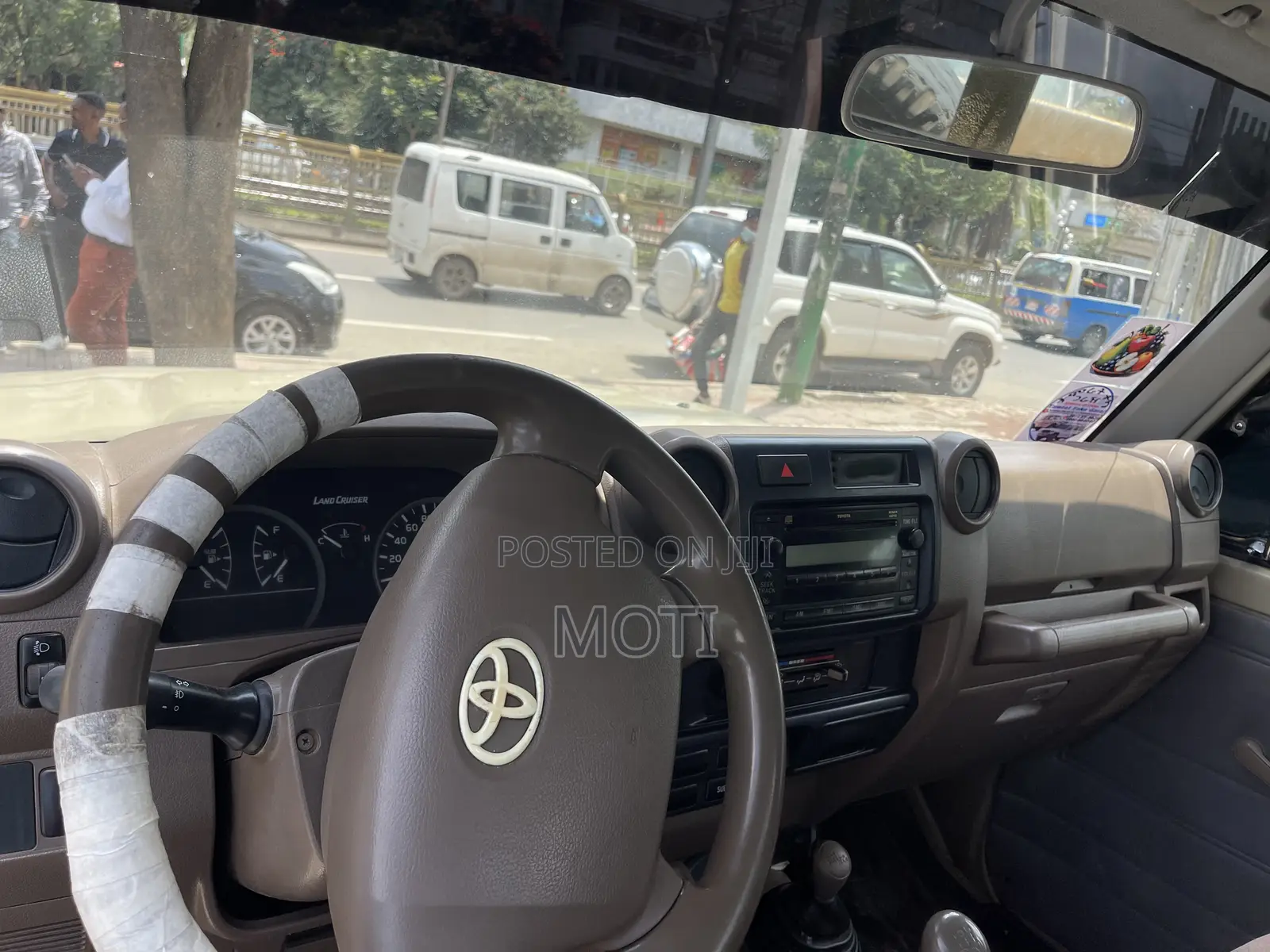 Toyota Land Cruiser 2012 Off white