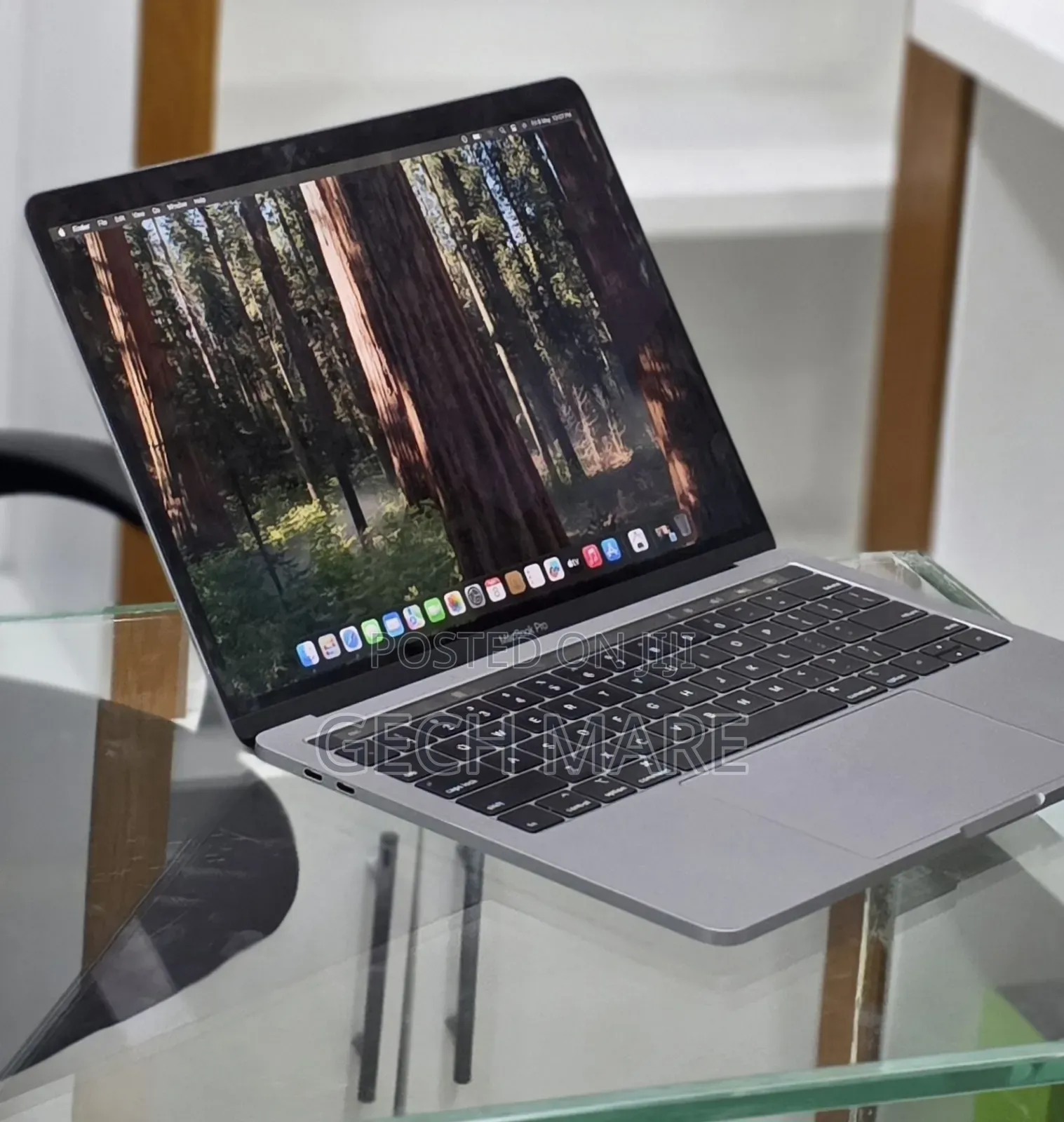 New Laptop Apple MacBook 2019 16GB Intel Core i7 SSD 256GB