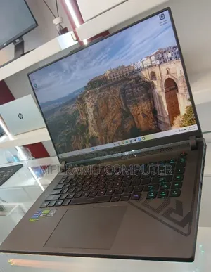 New Laptop Asus ROG Strix G16 16GB Intel Core i9 SSD 1T