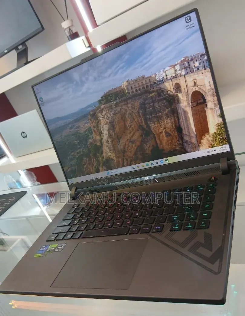 New Laptop Asus ROG Strix G16 16GB Intel Core i9 SSD 1T