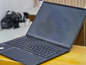 New Laptop HP Dragonfly G3 16GB Intel Core i7 SSD 512GB