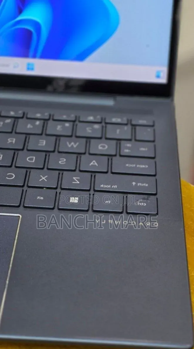 New Laptop HP Dragonfly G3 16GB Intel Core i7 SSD 512GB
