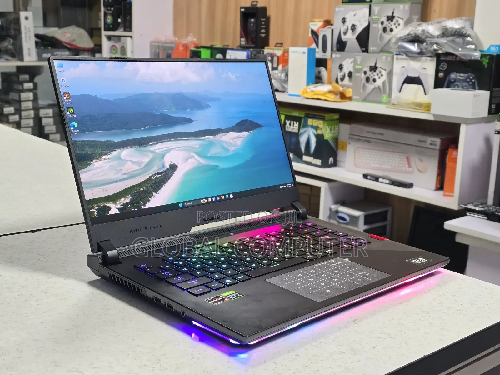 New Laptop MSI Raider GE68HX 13VI-202US 32GB Intel Core i9 SSD 1T