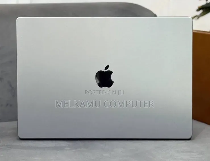 New Laptop Apple MacBook Pro 2021 M1 32GB Apple M1 SSD 512GB