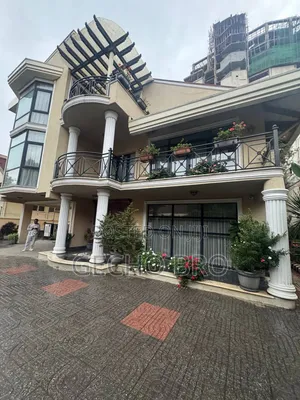 Furnished 8bdrm House in Bole for sale