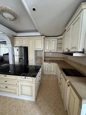 Furnished 8bdrm House in Bole for sale