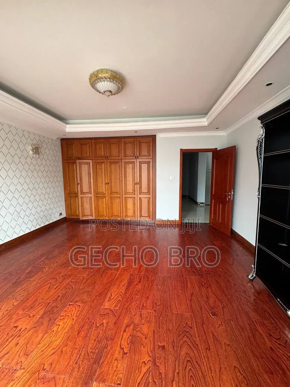 Furnished 8bdrm House in Bole for sale