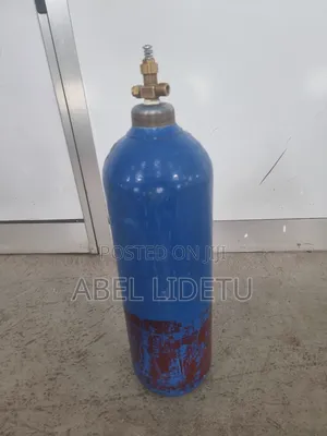 An All-in-One Medical Oxygen System Featuring a High-Strength Cylinder