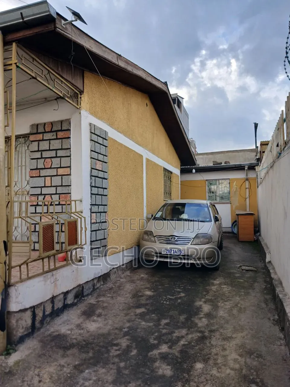 Furnished 4bdrm House in Bole for sale