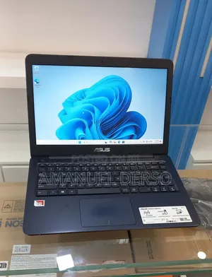 New Laptop Asus ROG Strix G15 8GB Intel Core Ultra 9 SSD 256GB