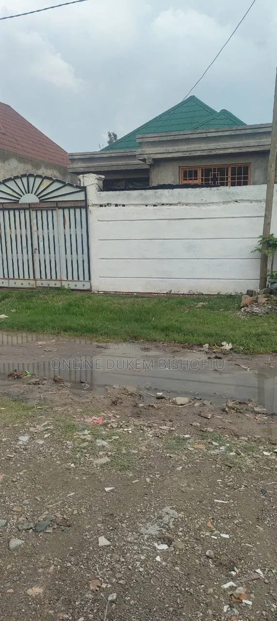 10bdrm Villa in Dukem Bishoftu, Oromia-Finfinne for sale