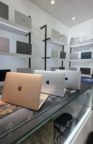 New Laptop Apple MacBook Air 2020 M1 8GB Intel Core Ultra 5 SSD 256GB