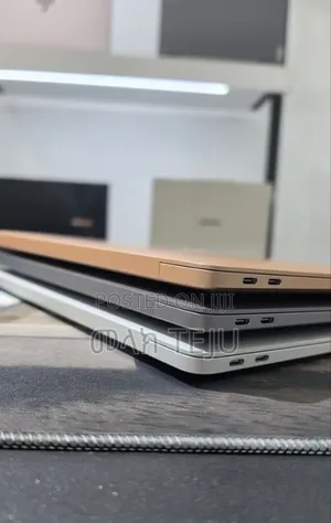New Laptop Apple MacBook Air 2020 M1 8GB Intel Core Ultra 5 SSD 256GB