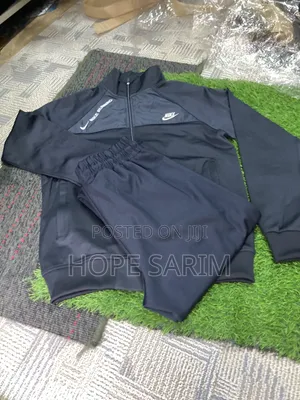 Nike የወንዶች ቄንጠኛ ትራክሱት ስብስብ