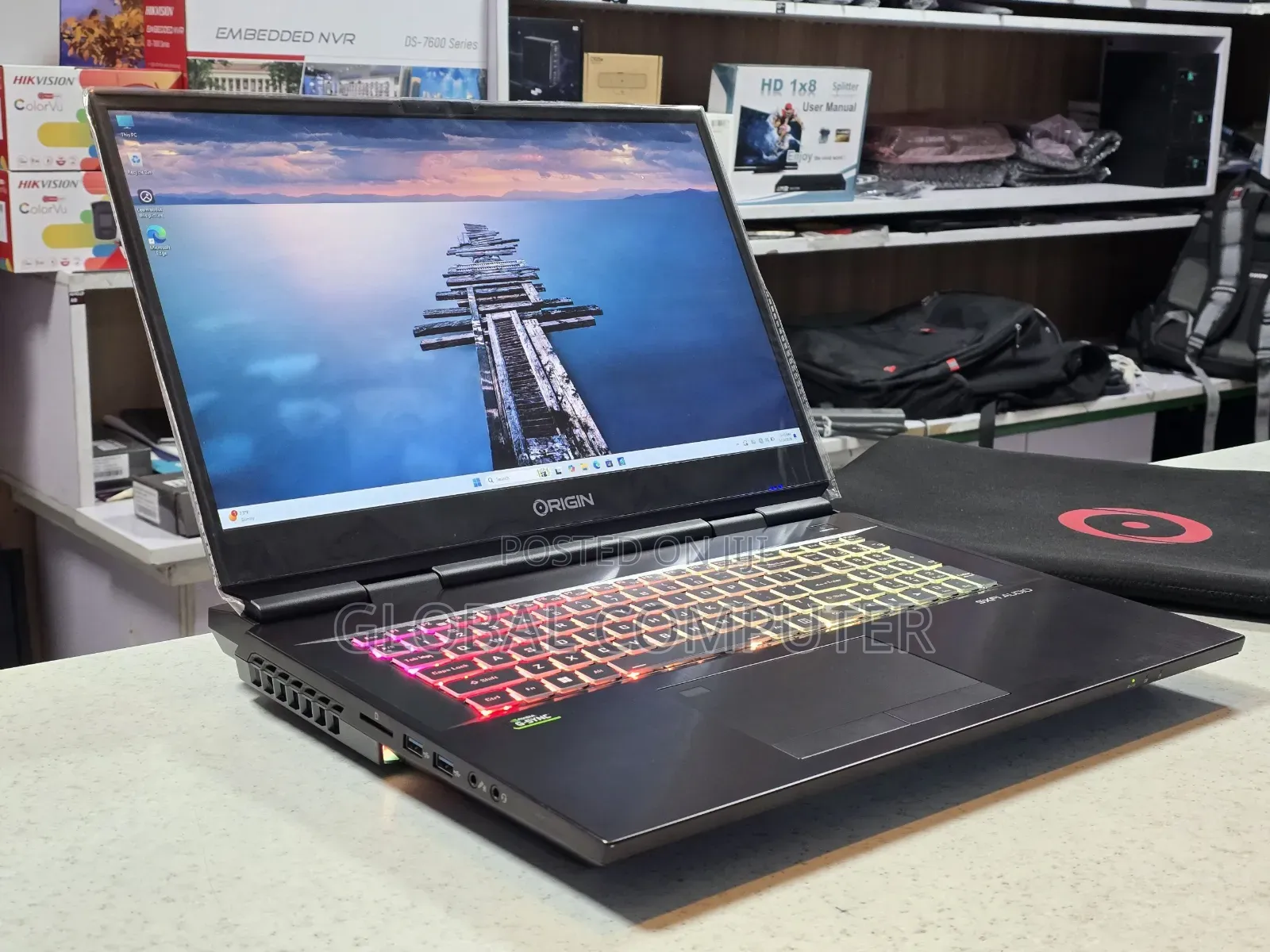 New Laptop MSI Raider GE78HX 32GB Intel Core i9 SSD 1T
