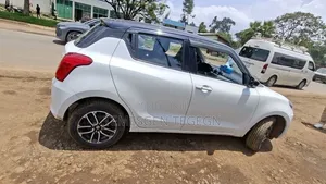 Suzuki Swift 2022 White