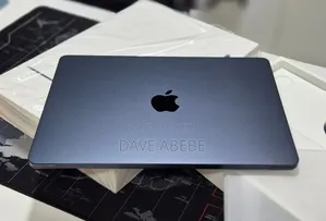 New Laptop Apple MacBook Air 2022 M2 8GB Apple M2 SSD 256GB