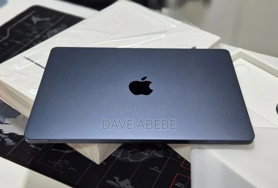 New Laptop Apple MacBook Air 2022 M2 8GB Apple M2 SSD 256GB