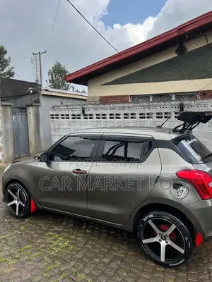 Suzuki Swift 2022 Gray
