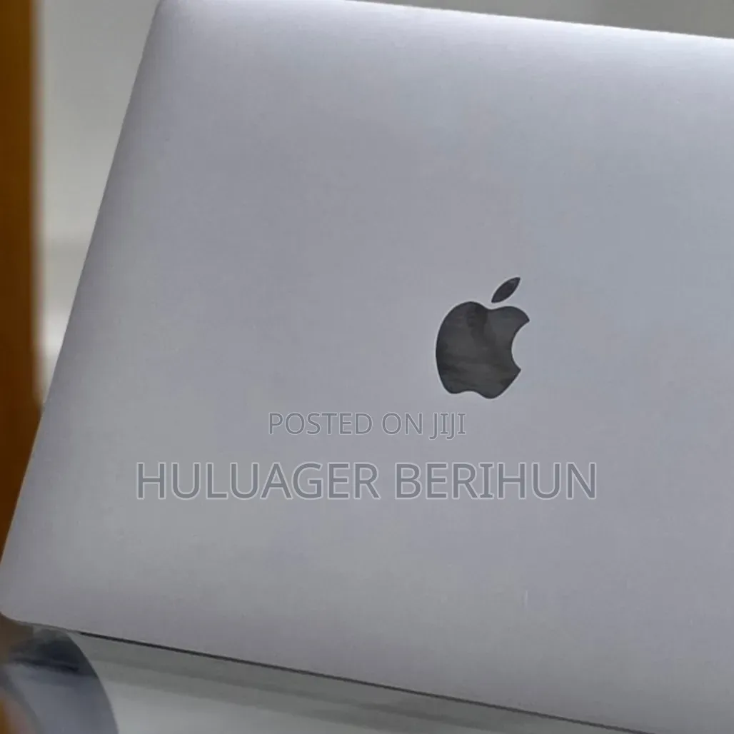 New Laptop Apple MacBook Pro 2019 16GB Intel Core i7 SSD 256GB