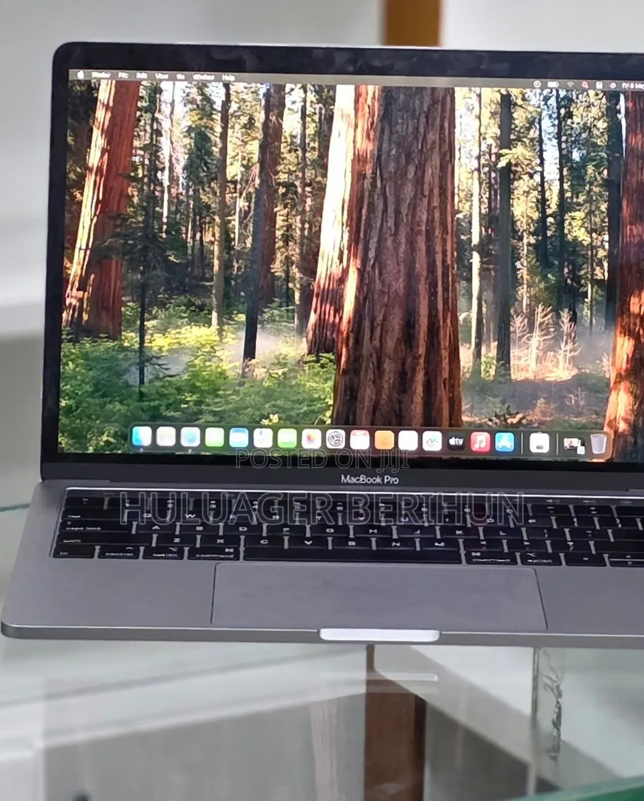 New Laptop Apple MacBook Pro 2019 16GB Intel Core i7 SSD 256GB