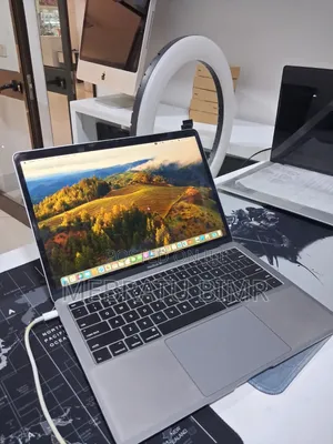 New Laptop Apple MacBook Air 2019 8GB Intel Core i5 SSD 128GB