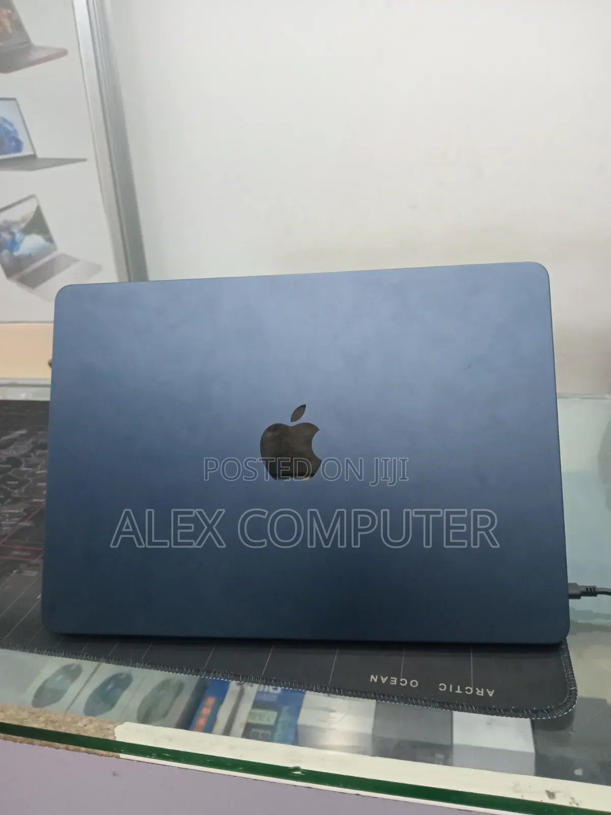 New Laptop Apple MacBook Air 2022 M2 16GB Apple M2 SSD 512GB