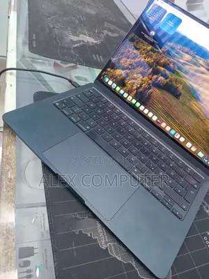 New Laptop Apple MacBook Air 2022 M2 16GB Apple M2 SSD 512GB