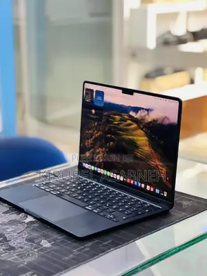 New Laptop Apple MacBook Air 2022 M2 16GB Apple M2 SSD 512GB