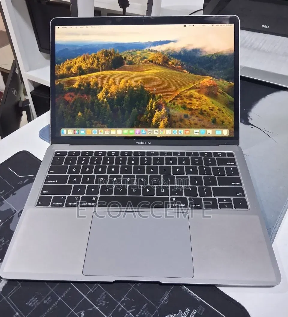 New Laptop Apple MacBook 2019 8GB Intel Core i5 SSD 128GB