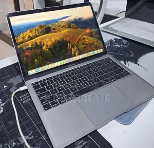New Laptop Apple MacBook 2019 8GB Intel Core i5 SSD 128GB