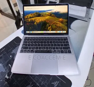 New Laptop Apple MacBook 2019 8GB Intel Core i5 SSD 128GB