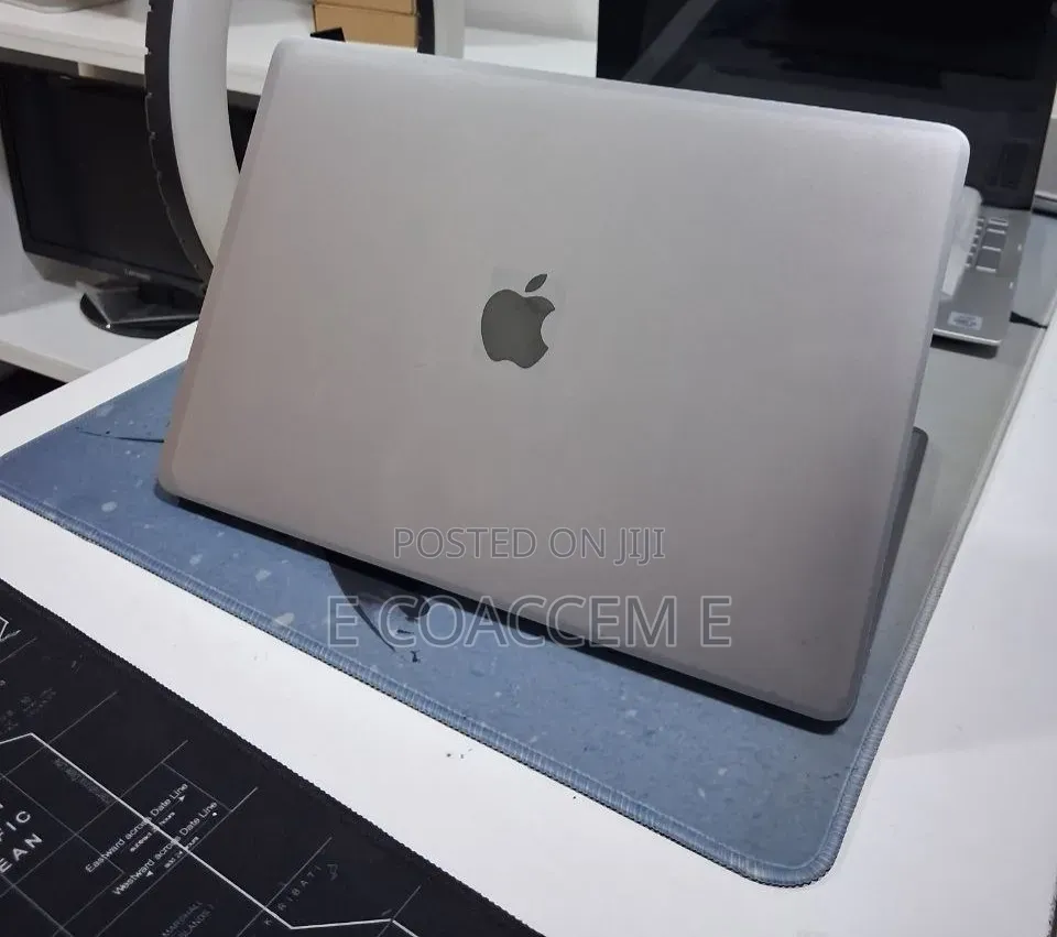 New Laptop Apple MacBook 2019 8GB Intel Core i5 SSD 128GB