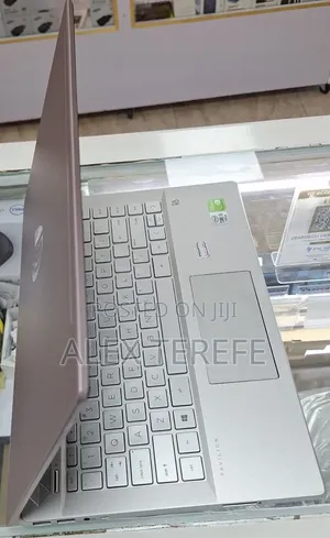 New Laptop HP Pavilion 15 8GB Intel Core i5 SSD 512GB