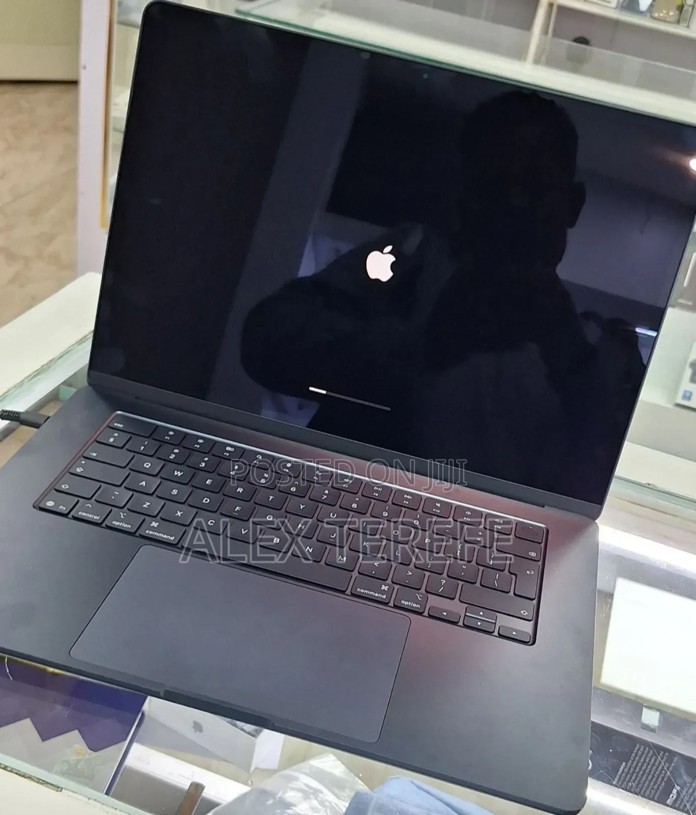 New Laptop Apple MacBook Air 2025 M4 16GB Apple M4 SSD 256GB