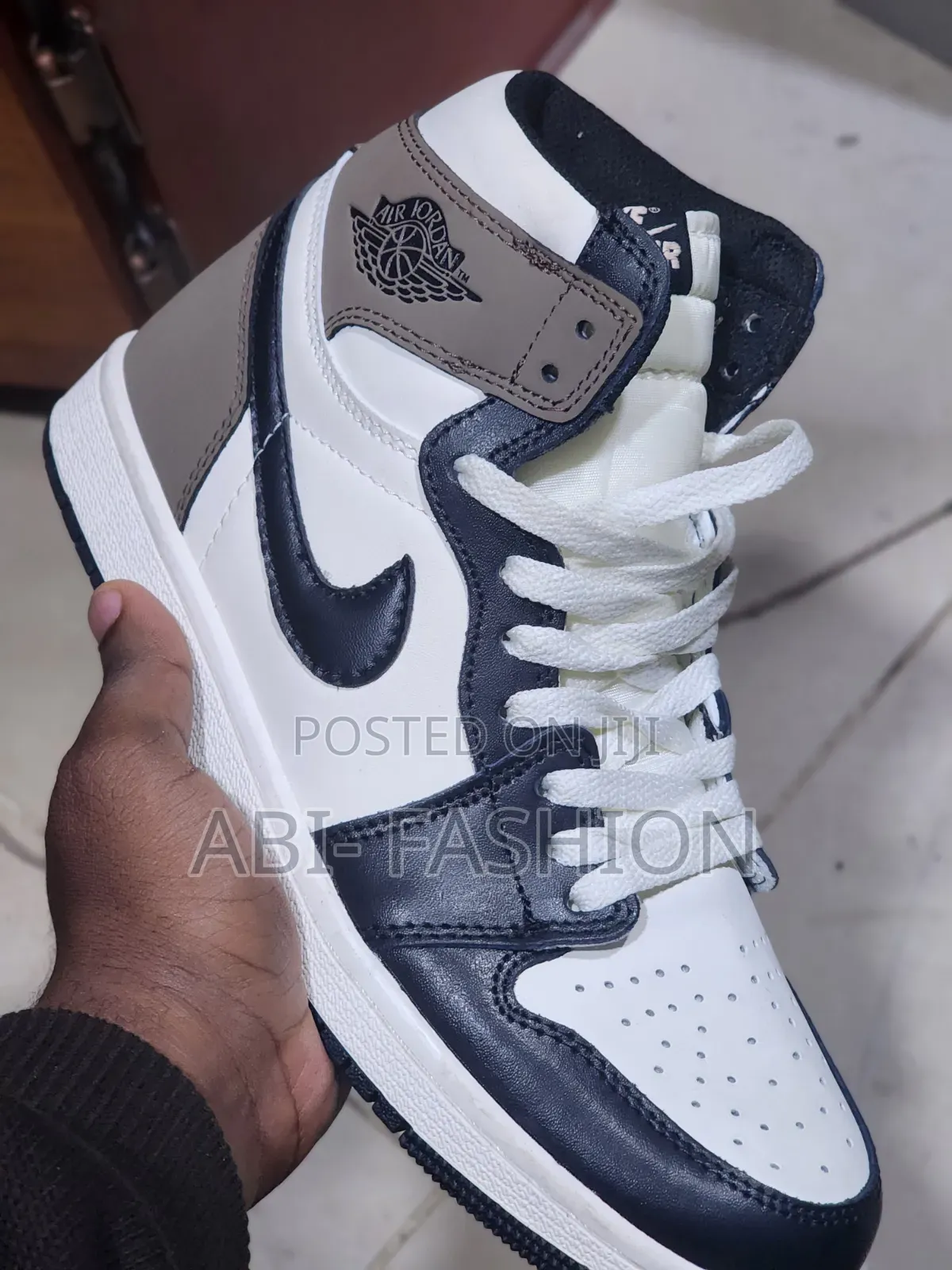 Nike Air Jordan 1 Retro High OG "Dark Mocha Brown