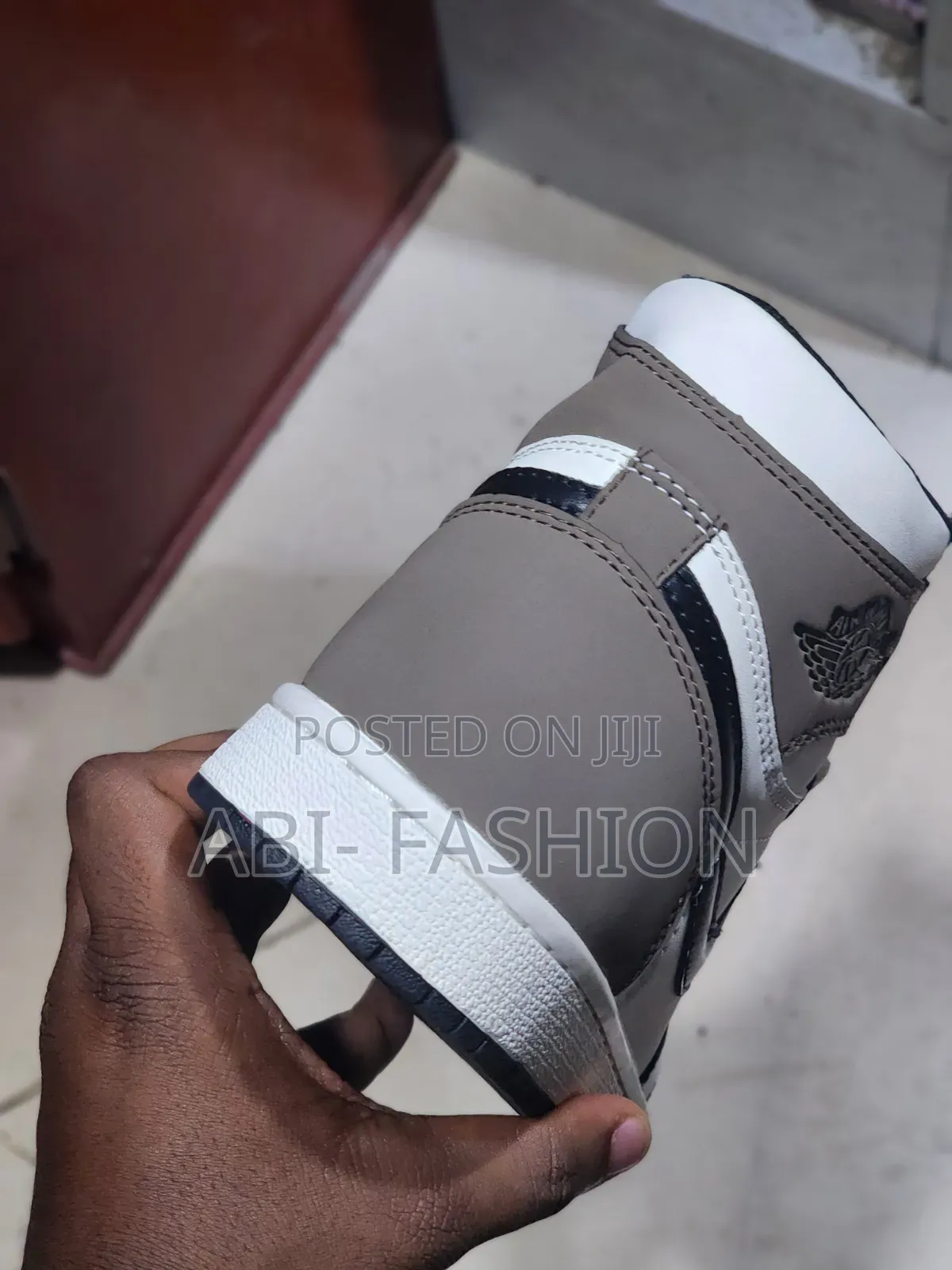 Nike Air Jordan 1 Retro High OG "Dark Mocha Brown
