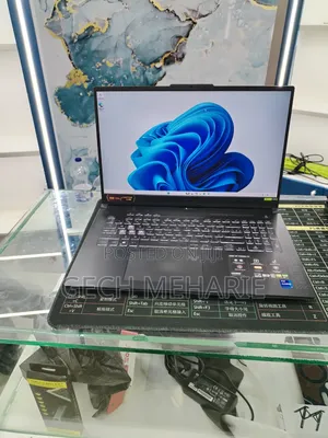 New Laptop Asus TUF Gaming F17 16GB Intel Core i7 SSD 1T
