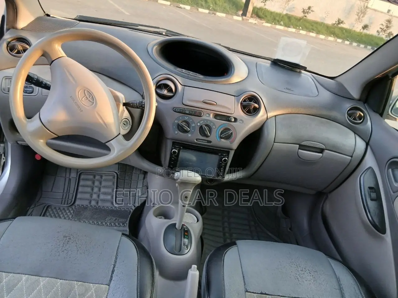 Toyota Platz 2001 Silver