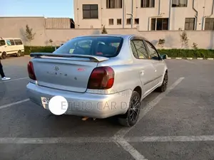 Toyota Platz 2001 Silver